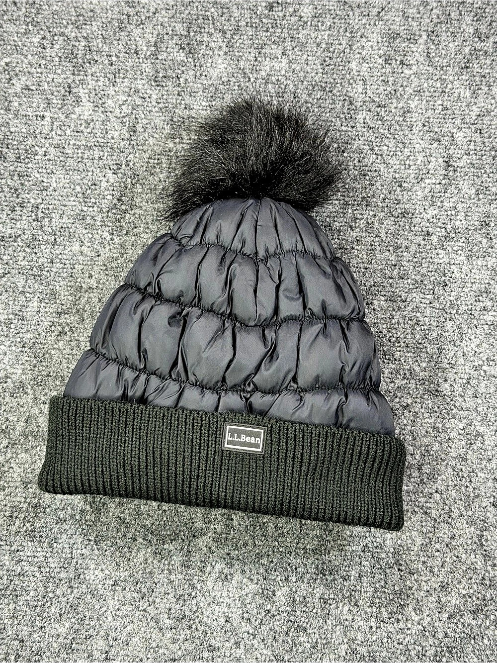 L.L.Bean Puffer Pom Beanie in Black & Green Like New